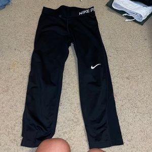 womens black nike pro cropped leggings